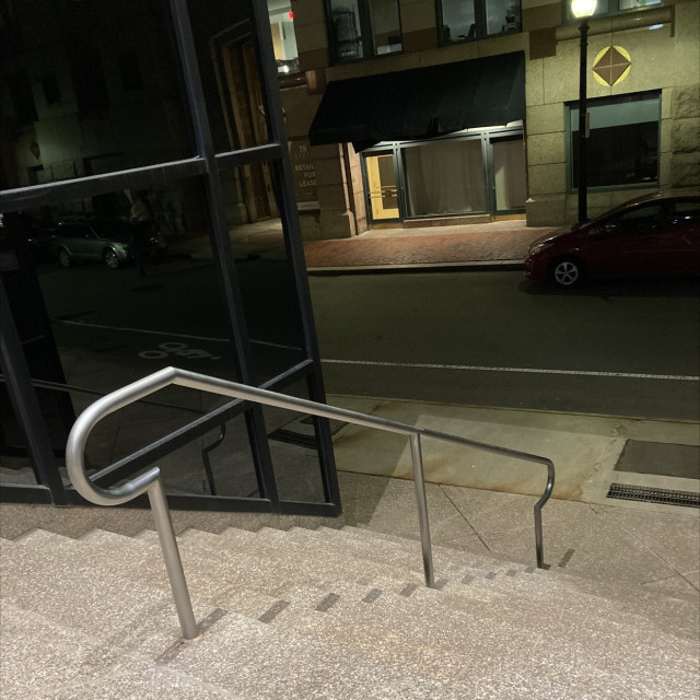 Mirrors rail