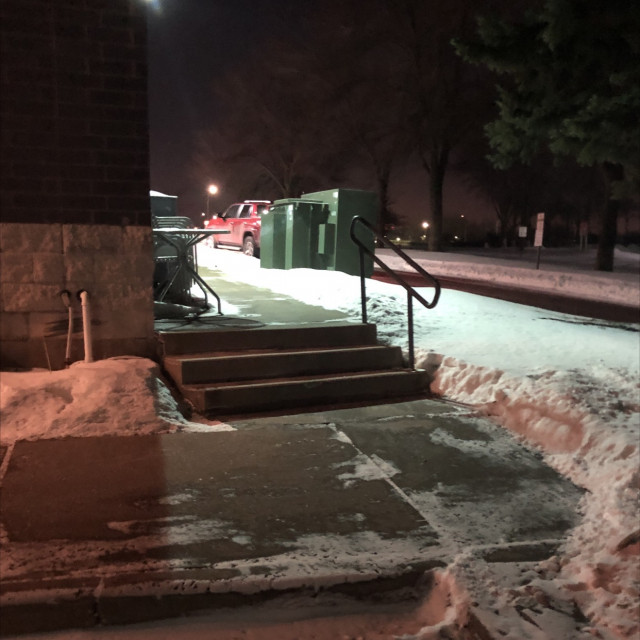 3 stair with handrail