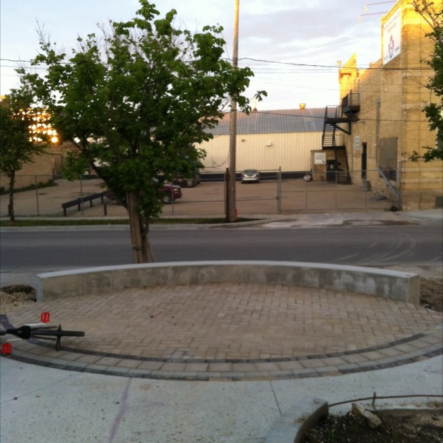 New bridge curved ledge
