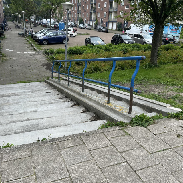 Right side rail