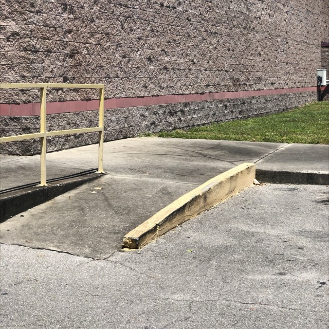 Mini curb jawn