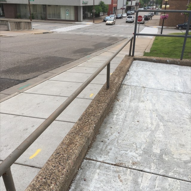 Hill bomb rail