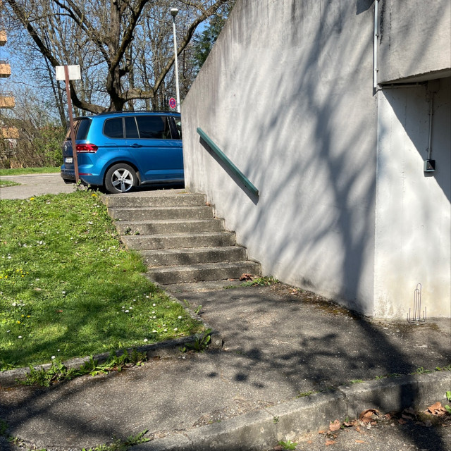 Wall Rail