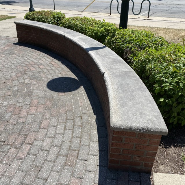 Curved ledge