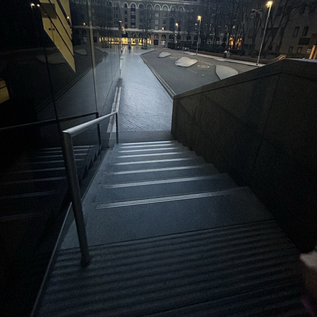 Ledge / rail 
