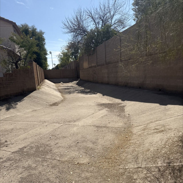 Cul-de-sac ditch
