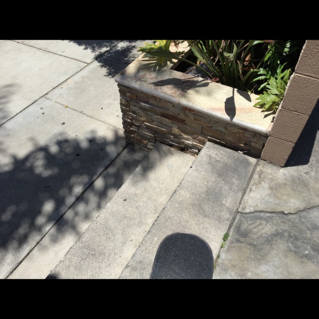 Two stair with cool ledge