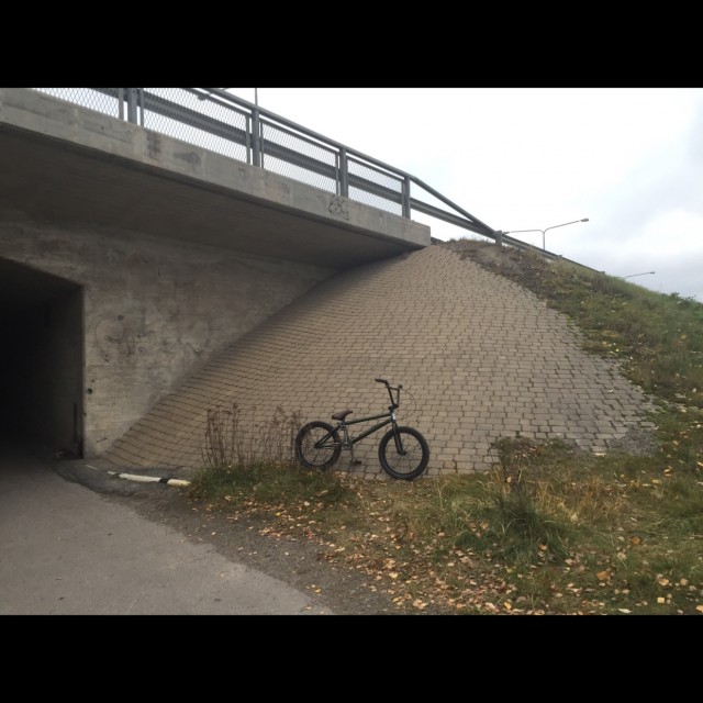 Lauttasaari Bank / Pocket Wallride