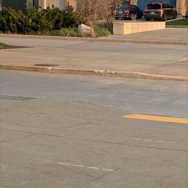 Triple curb