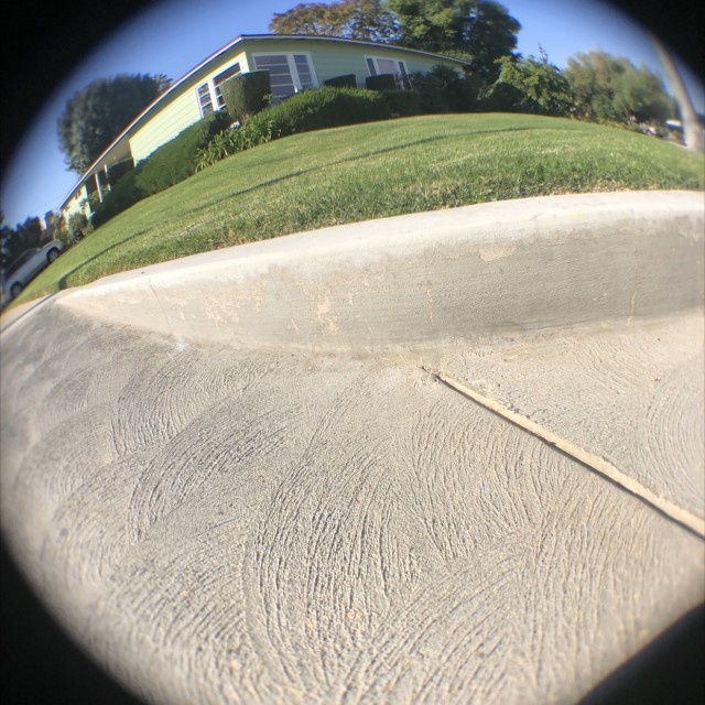 Curved ledge
