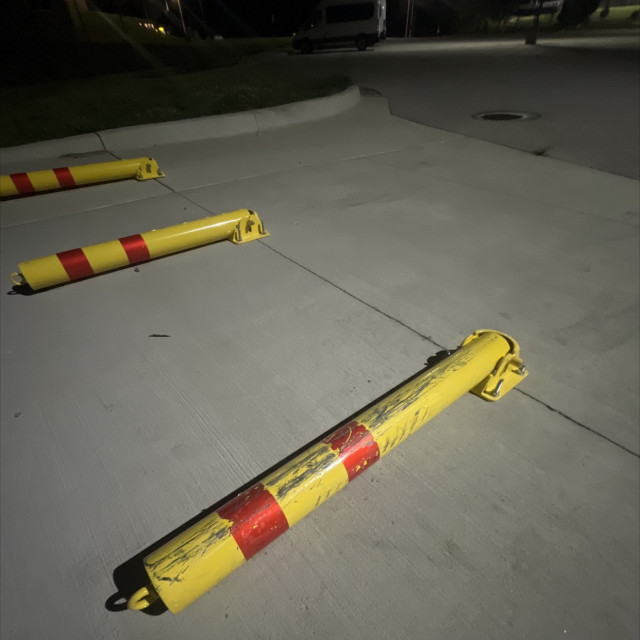 Traffic pole 