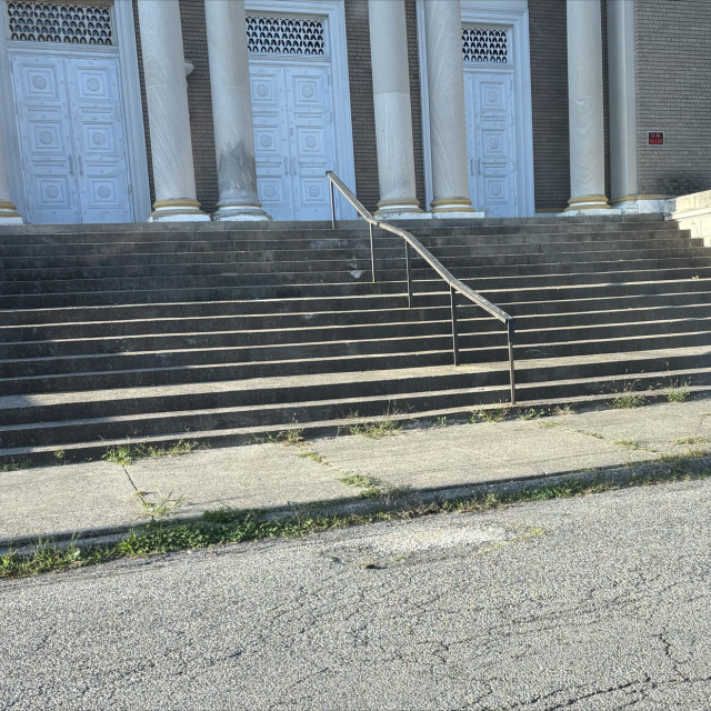 Short run up weird square kinked rail thing