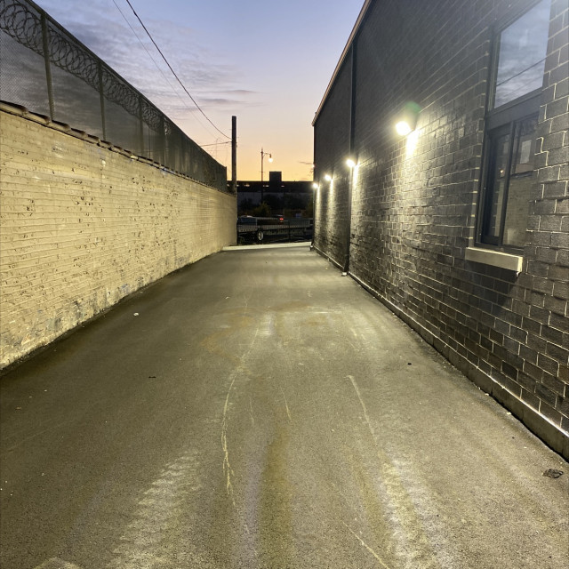 Buttery back alley flat