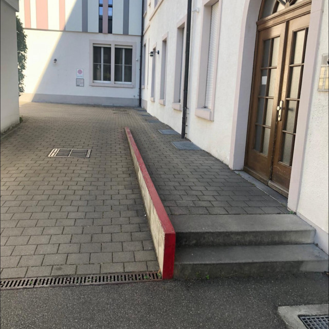 Fun lil Curb