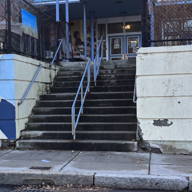 Gap to rail