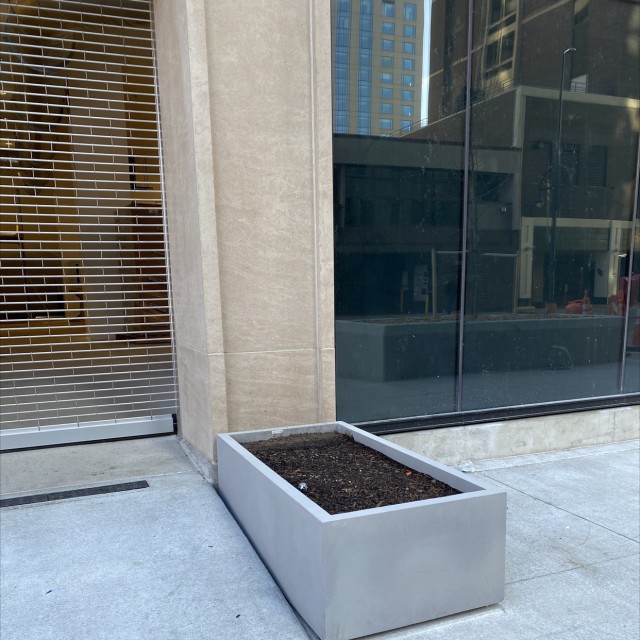 Gap over planter 