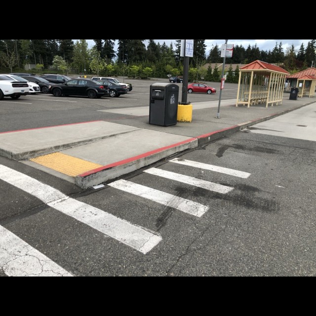 Everett mall curb 