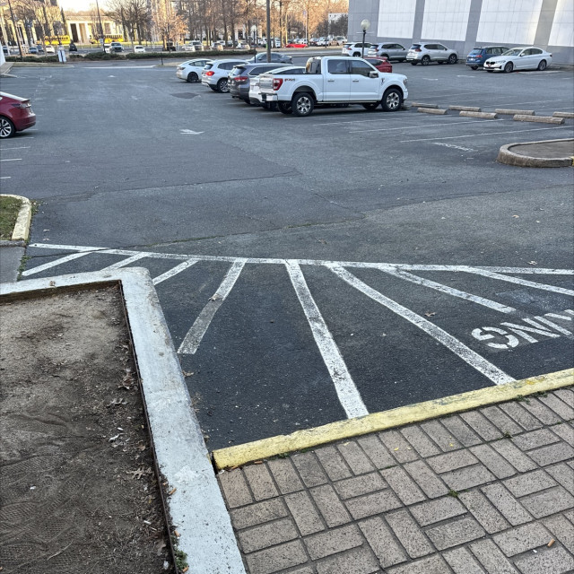 Double curb/ledge