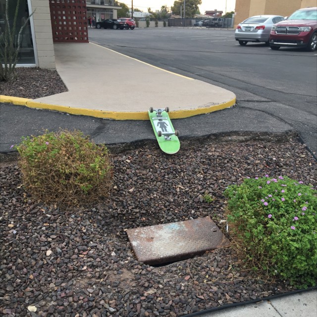 Gap to street 