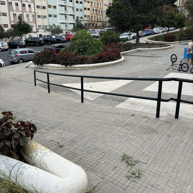 Curved rails