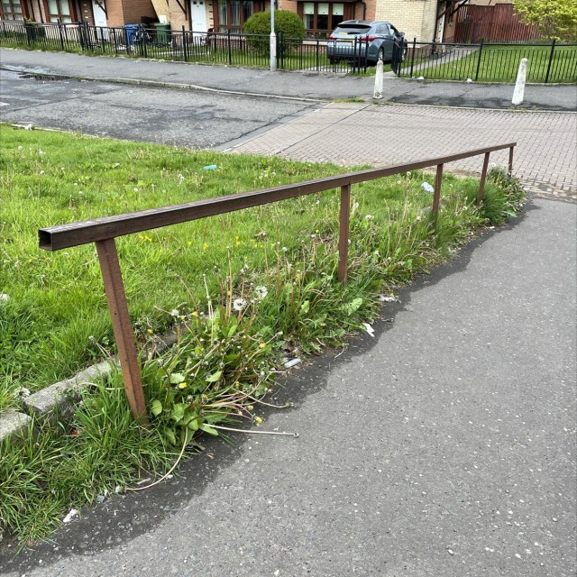 Left side tiny square rail
