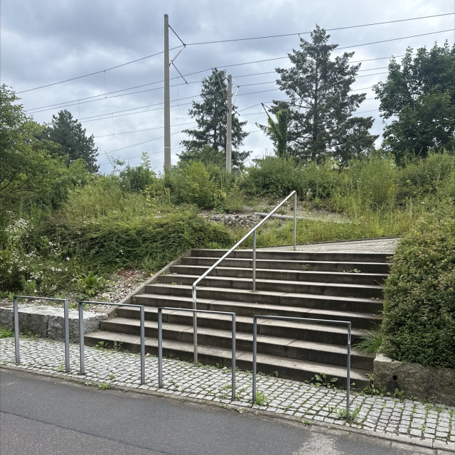 Rail to rail Hop 