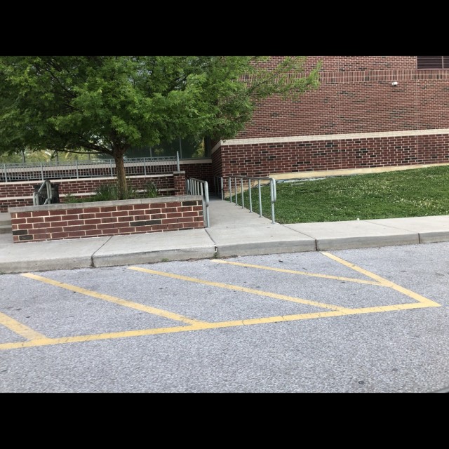 Kinker planter rail