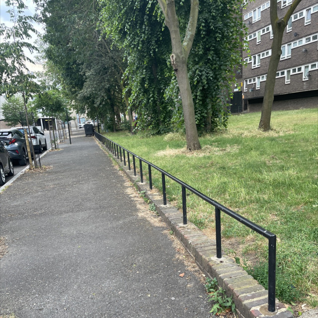 Estate rails