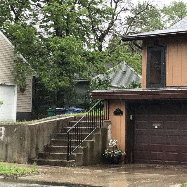 House roof drop rail