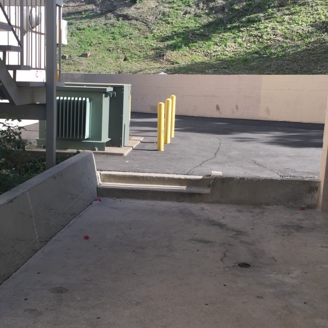 2 stair to Concrete Ledge 