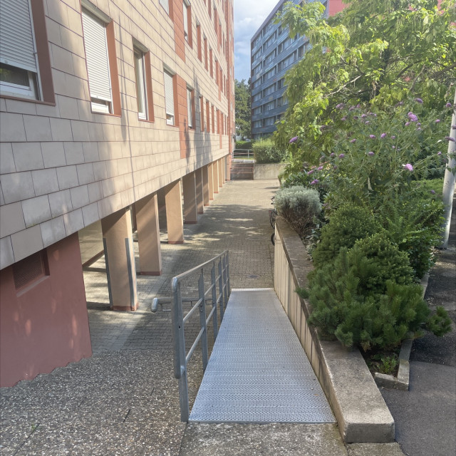 Rail+Ledge