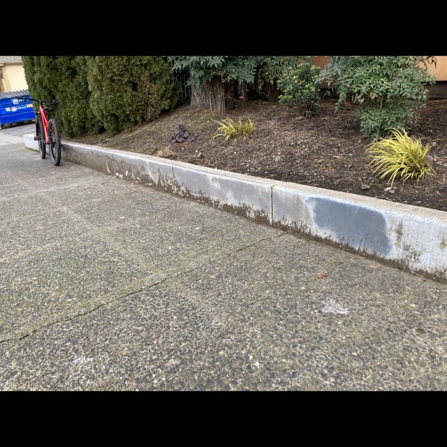 Low ledge 
