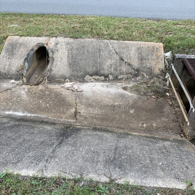 Sewer half pipe with drop in