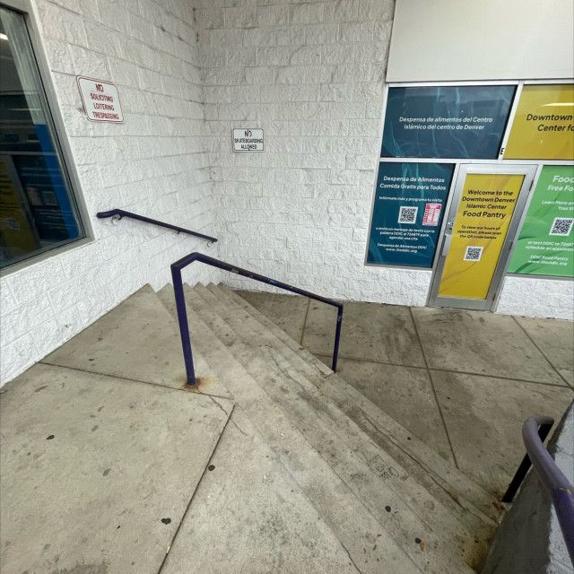 Curved handrail