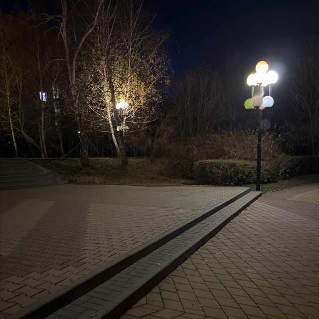 Dve na glavnom 