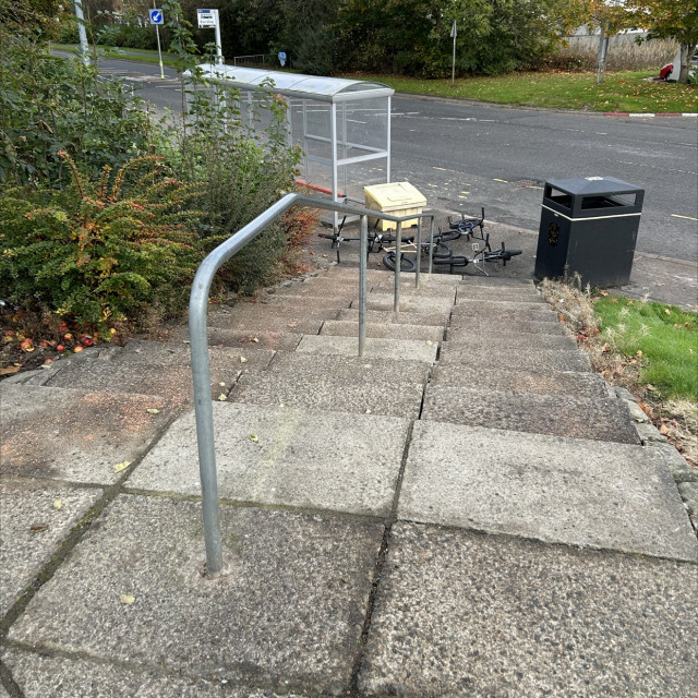 Downrail curb gap