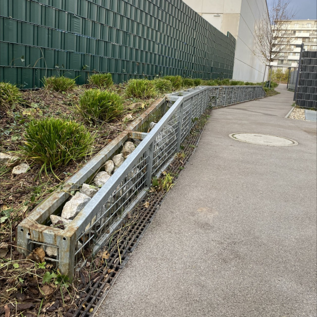 Boxed Rail Ledge