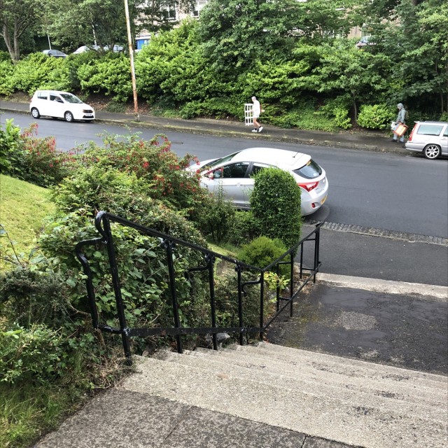 Kinked and straight down rails
