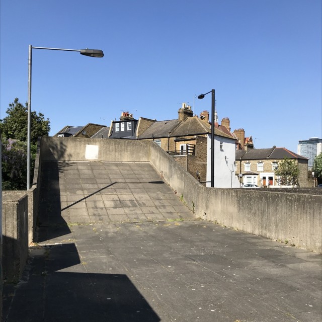 Wallll rail 