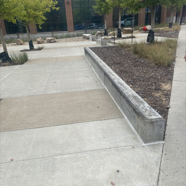 Long ledge. 2 stairs