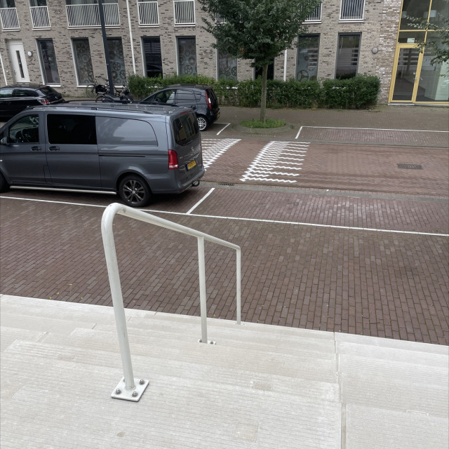 Rail 