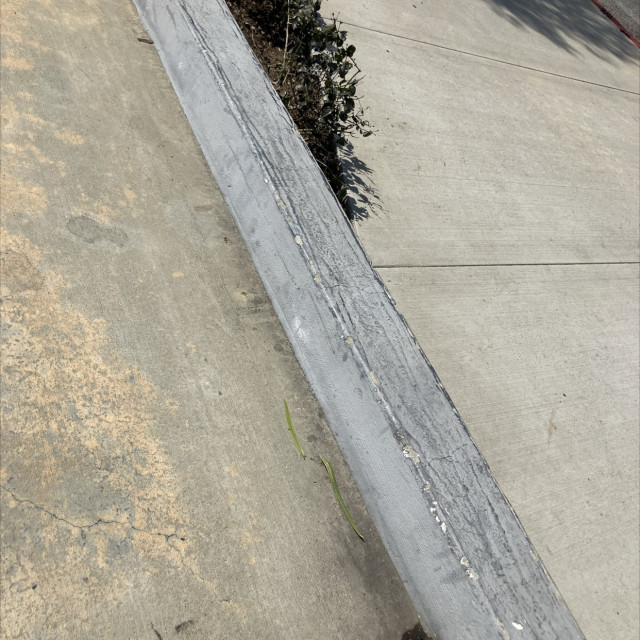 Gap curb 
