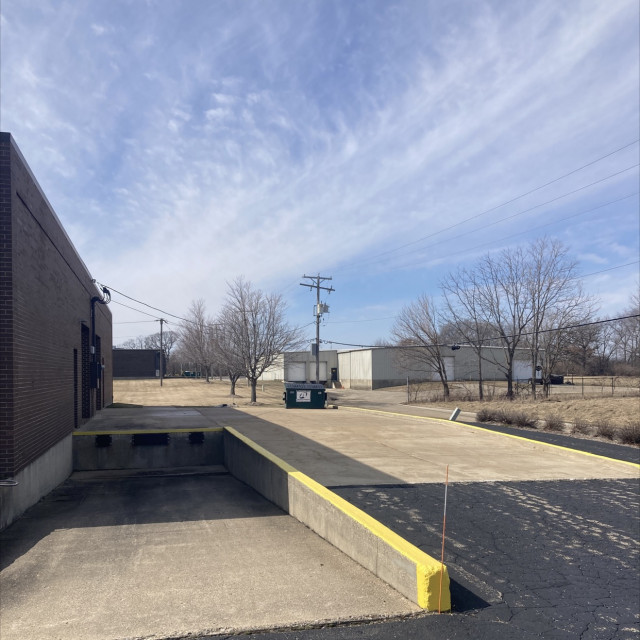 Drop curb ledge