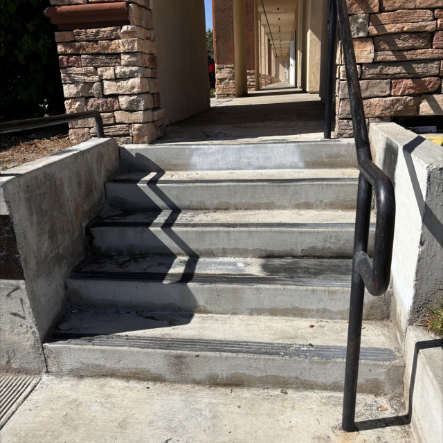Five stair + handrail