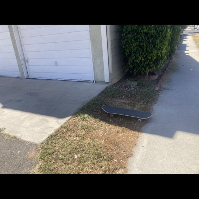 Alley way grass gap