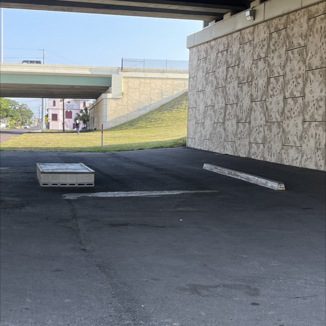 Willow Curb & Box