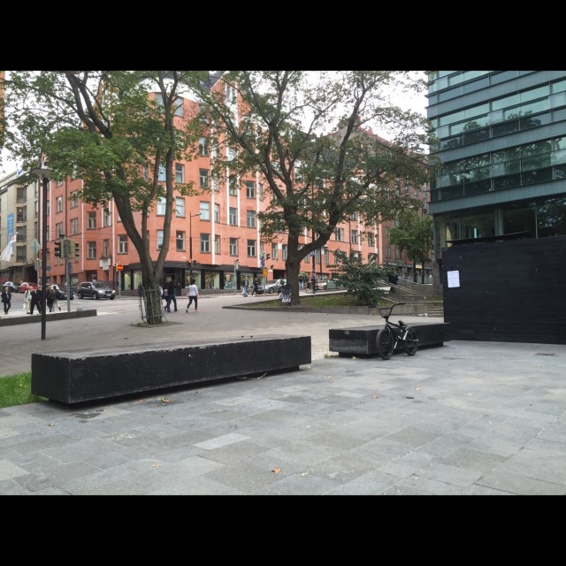 Kamppi Flat Ledges & Gap To Wall