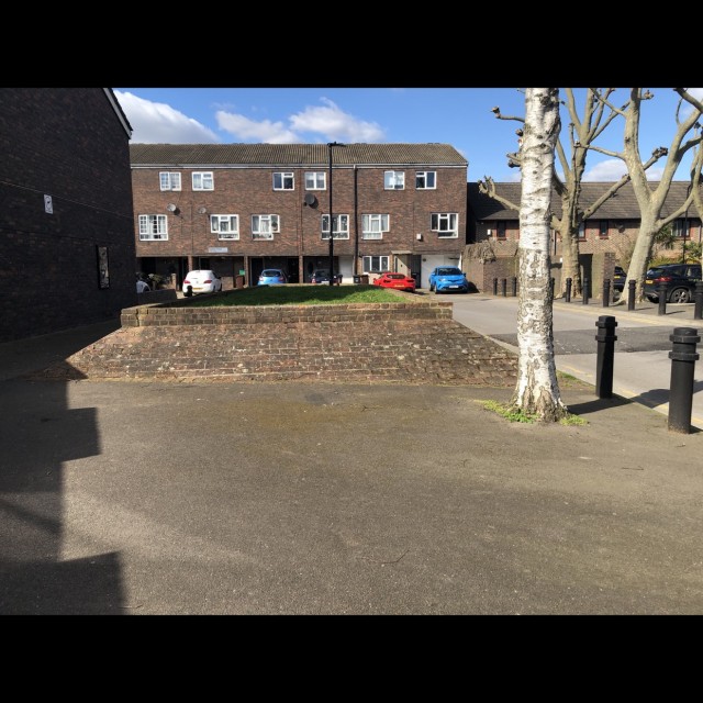 Weird brick sub ledge 