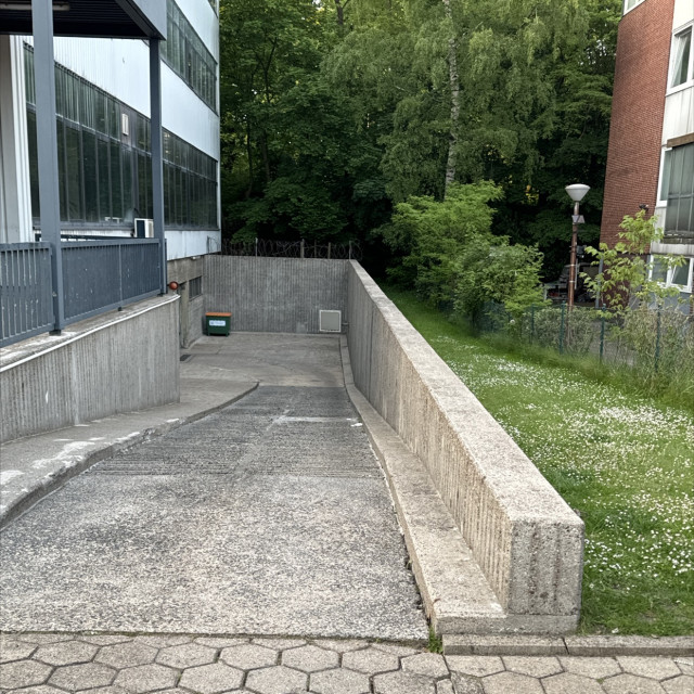 Rough ledge to downhill