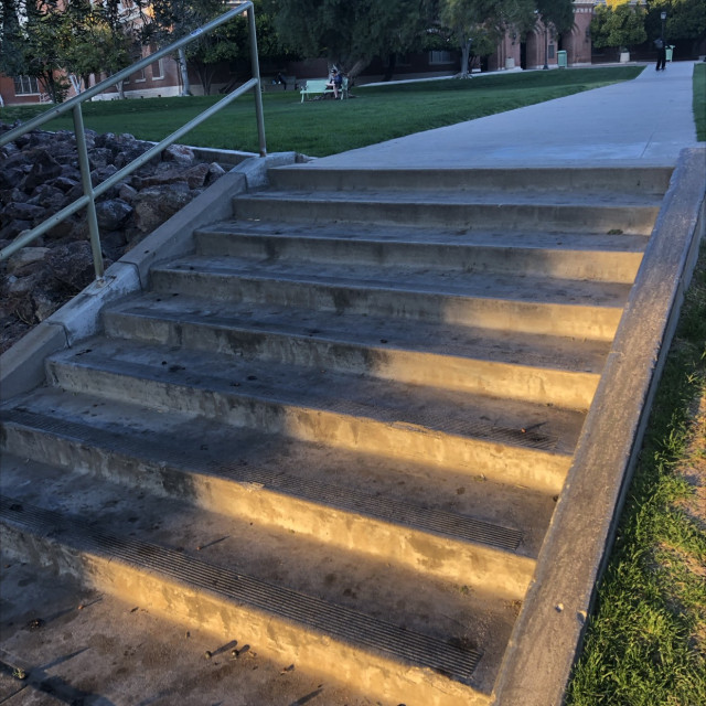 8 stair with rail and downledge